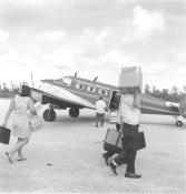 UN, No. 2077 Loading Micronesian Airlines